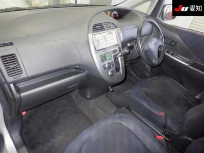 Toyota RACTIS  с аукциона в Японии