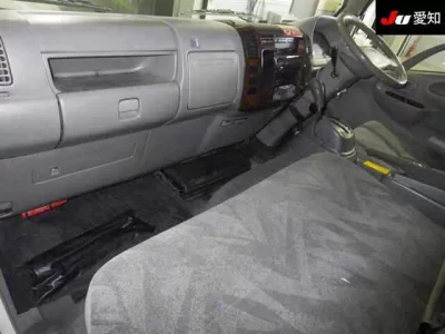 Toyota DYNA  с аукциона в Японии