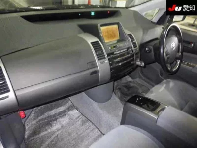 Toyota Prius  с аукциона в Японии