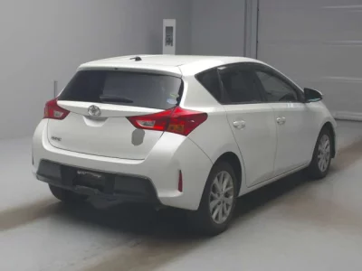 Toyota AURIS  с аукциона в Японии