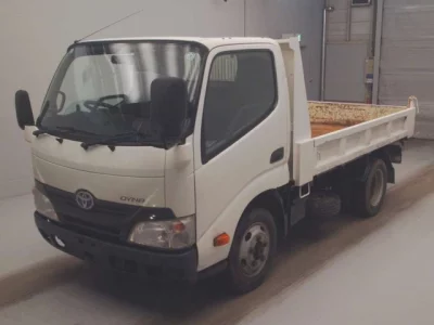 Toyota DYNA  с аукциона в Японии