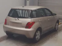 Toyota IST лот № 9011 оценка 4  с аукциона в Японии 1