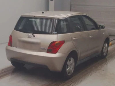 Toyota IST  с аукциона в Японии