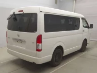 Toyota HIACE лот № 72031 оценка 4  с аукциона в Японии 1