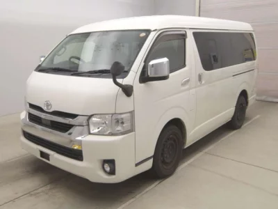 Toyota HIACE  с аукциона в Японии