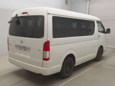 Toyota HIACE  с аукциона в Японии