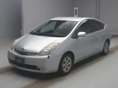 Toyota Prius  с аукциона в Японии
