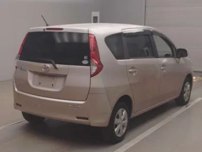 Toyota PASSO SETTE  с аукциона в Японии