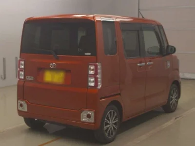 Toyota Pixis Mega
