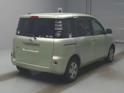 Toyota SIENTA  с аукциона в Японии