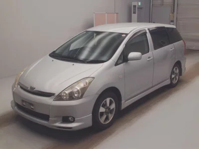 Toyota WISH  с аукциона в Японии