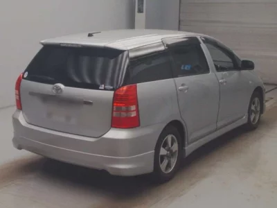 Toyota WISH  с аукциона в Японии