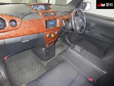 Toyota BB  с аукциона в Японии