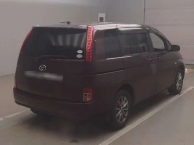 Toyota ISIS  с аукциона в Японии