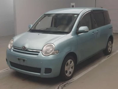 Toyota SIENTA  с аукциона в Японии