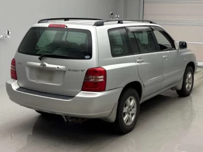 Toyota KLUGER  с аукциона в Японии