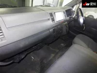 Toyota HIACE VAN лот № 20045 оценка 3.5  с аукциона в Японии 2