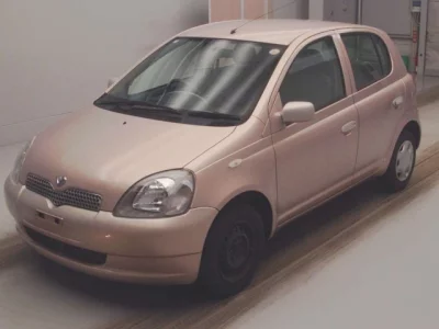 Toyota VITZ  с аукциона в Японии