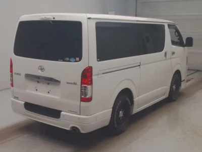 Toyota HiAce Van