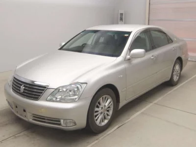Toyota CROWN  с аукциона в Японии