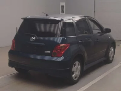 Toyota IST  с аукциона в Японии