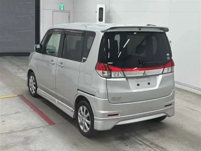 Mitsubishi Delica D:2