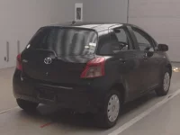 Toyota VITZ лот № 59020 оценка R  с аукциона в Японии 1