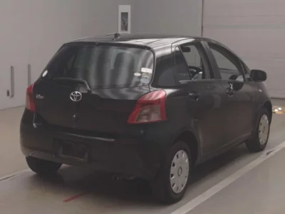 Toyota VITZ  с аукциона в Японии