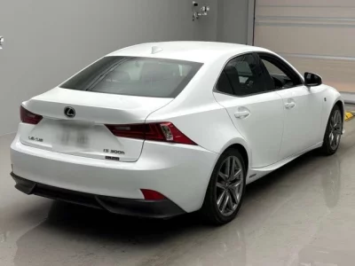 Lexus IS300h