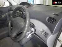 Toyota FUNCARGO лот № 30516 оценка 3.5  с аукциона в Японии 4