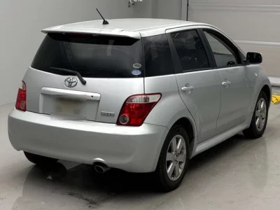 Toyota IST  с аукциона в Японии