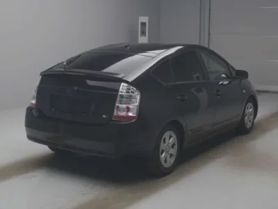 Toyota Prius  с аукциона в Японии