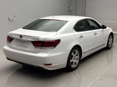 Lexus LS600h