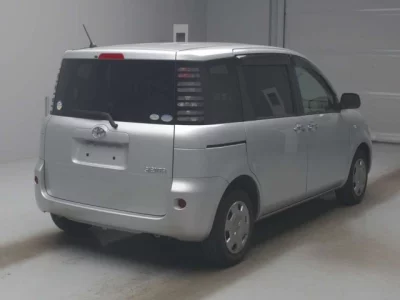 Toyota SIENTA  с аукциона в Японии
