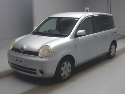Toyota SIENTA  с аукциона в Японии