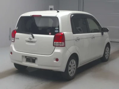 Toyota PORTE  с аукциона в Японии