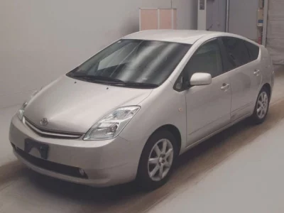 Toyota Prius  с аукциона в Японии
