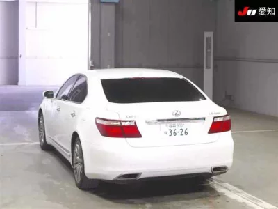 Lexus LS