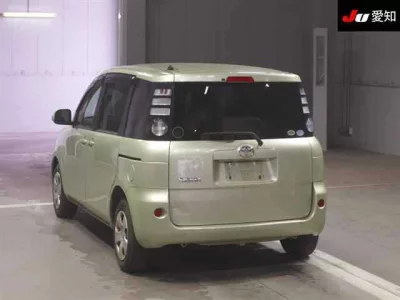 Toyota SIENTA  с аукциона в Японии