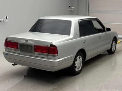 Toyota CROWN  с аукциона в Японии