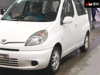 Toyota FUNCARGO лот № 30772 оценка 3  с аукциона в Японии 6