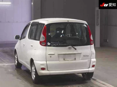 Toyota FUNCARGO  с аукциона в Японии