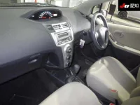 Toyota VITZ лот № 30590 оценка R  с аукциона в Японии 2