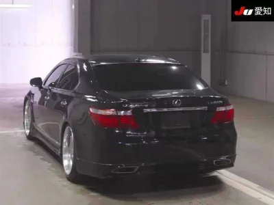 Lexus LS