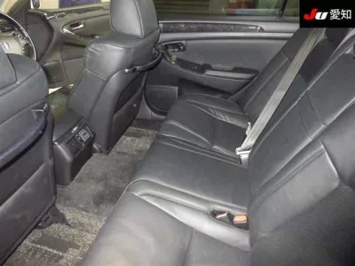 Toyota CROWN  с аукциона в Японии