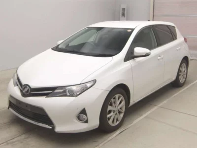 Toyota AURIS  с аукциона в Японии
