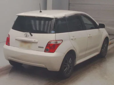 Toyota IST  с аукциона в Японии