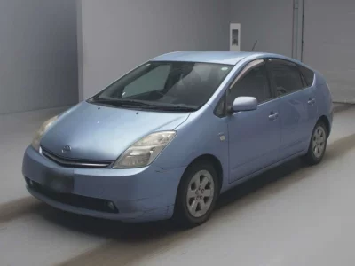 Toyota Prius  с аукциона в Японии