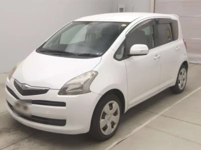 Toyota RACTIS  с аукциона в Японии