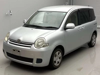 Toyota SIENTA  с аукциона в Японии